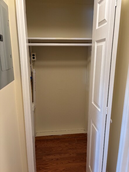 Building Photo - 499 NY-299