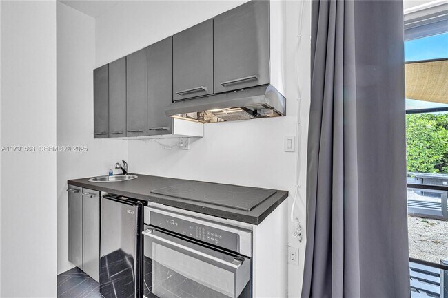 Building Photo - 560 NW 116th Terrace