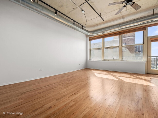 Building Photo - 6 S Laflin St