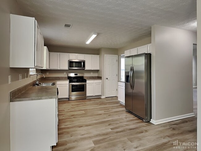 Building Photo - 30 Belmont Park Dr