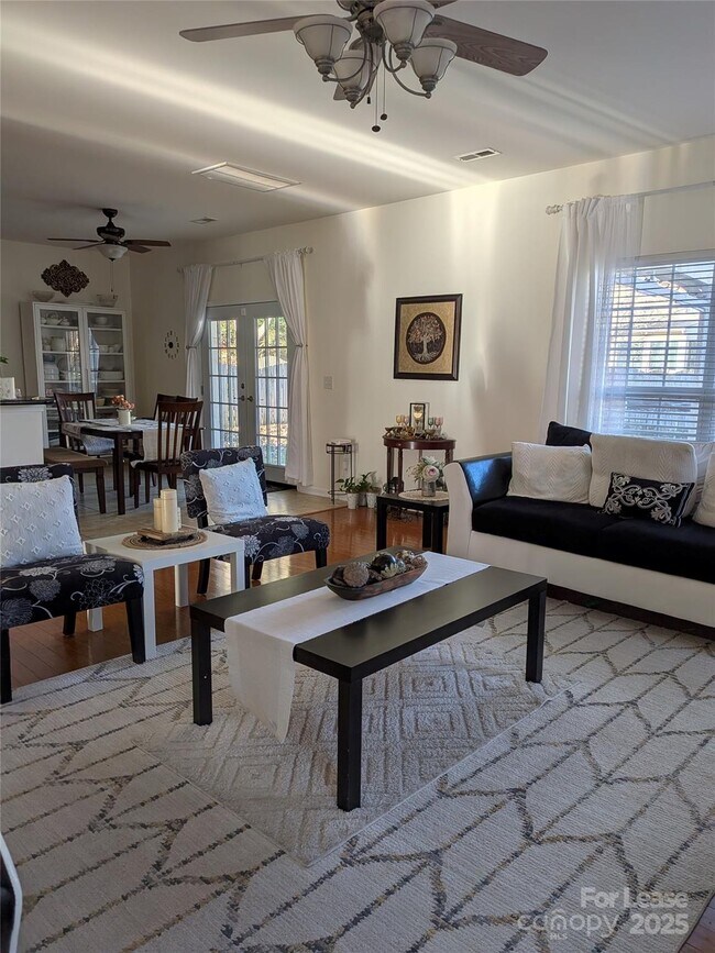 Building Photo - 2102 Big Pine Dr