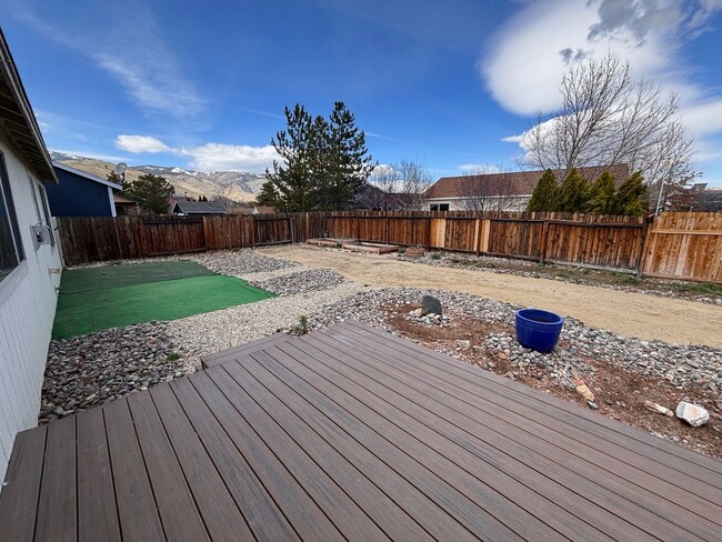 Building Photo - 830 Randell Dr