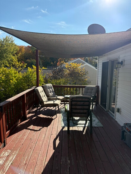Building Photo - 3234 Woodfield Dr