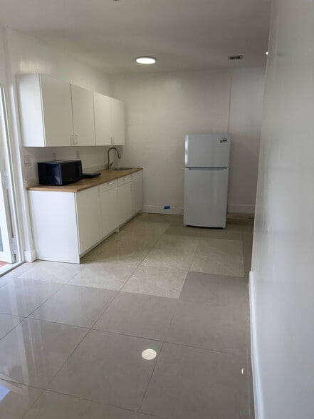 Building Photo - 8111 SW 129th Ave