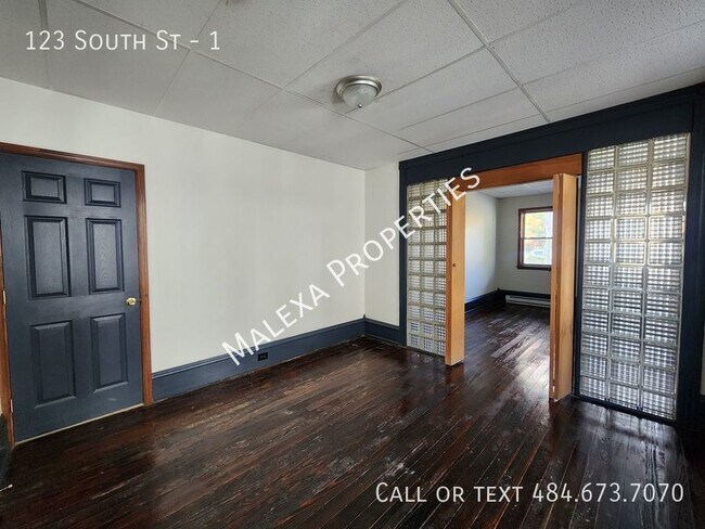 Building Photo - 123 South St