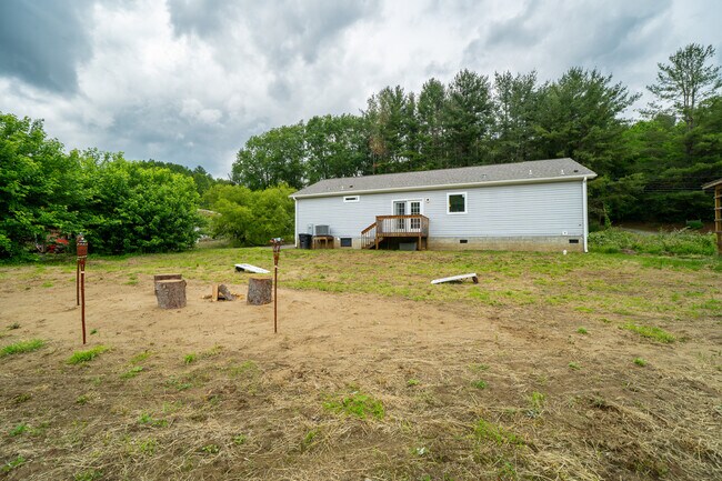 Building Photo - 306 Burnsville School Rd