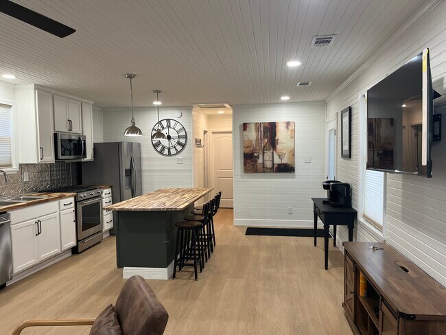 Building Photo - 904 Kentucky St