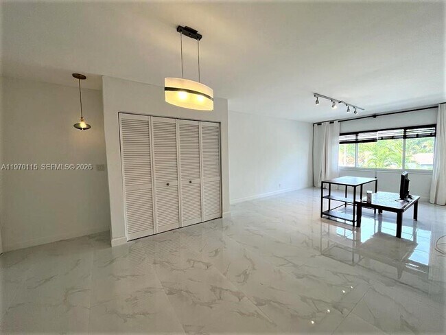 Building Photo - 2230 NE 56th Pl