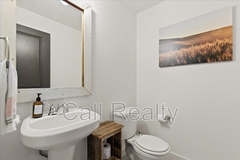 Building Photo - 2522 W Juliann Ct