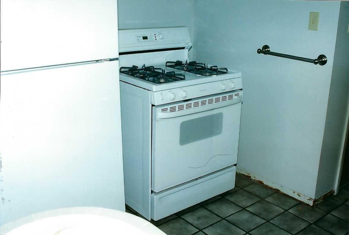 Building Photo - 2800 Roosevelt Ave