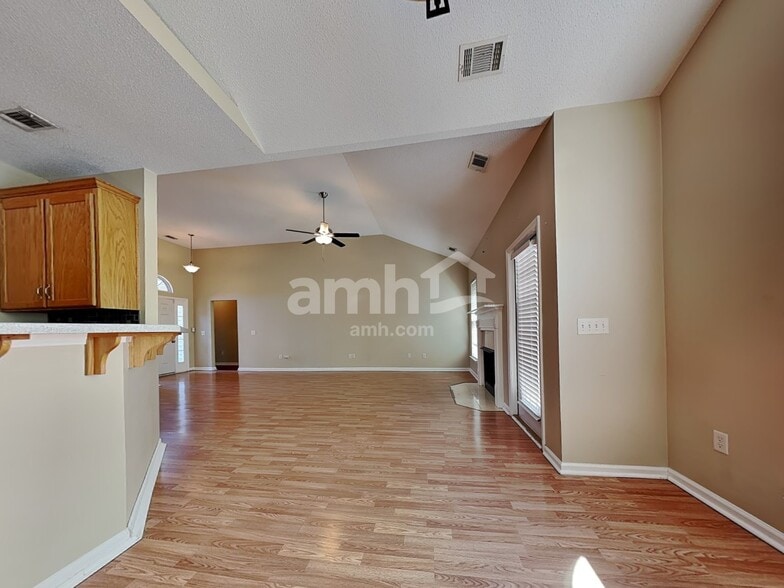 Building Photo - 171 Arbor Village Dr