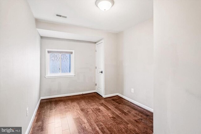 Building Photo - 3720 Harmon Ave