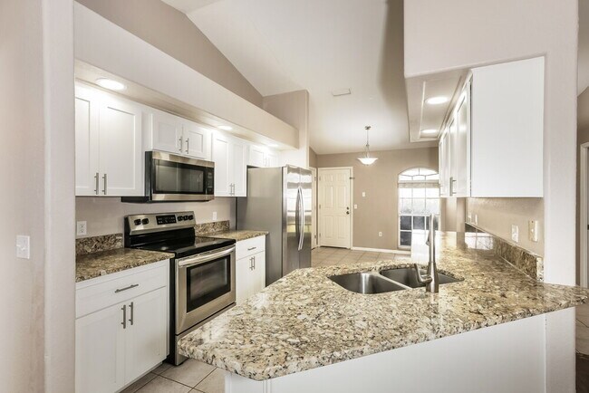 Building Photo - 7742 Ashford Dr