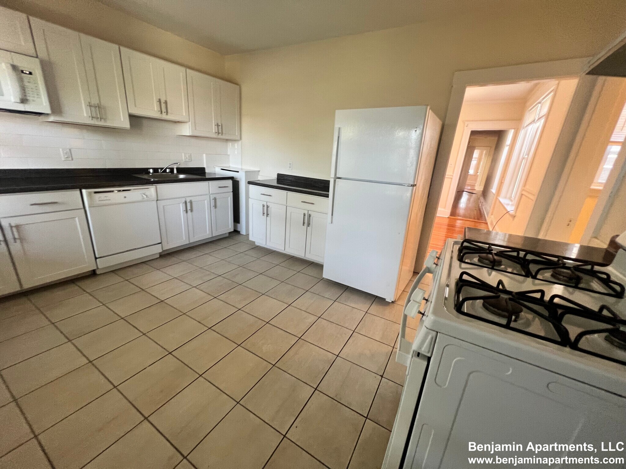 Building Photo - 13 Barrows St