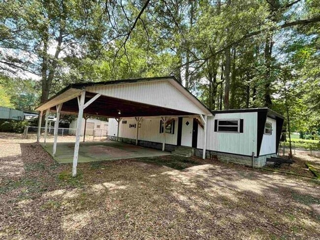 Primary Photo - 2 Bedroom 1 1/2 Bath Home