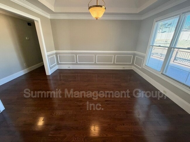 Building Photo - 2405 Twin Creek Ct SW