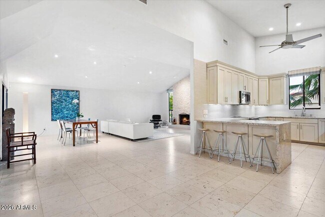 Building Photo - 7922 E Crestwood Way