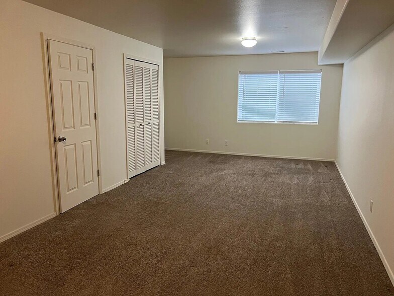 Building Photo - 6170 Colony Cir