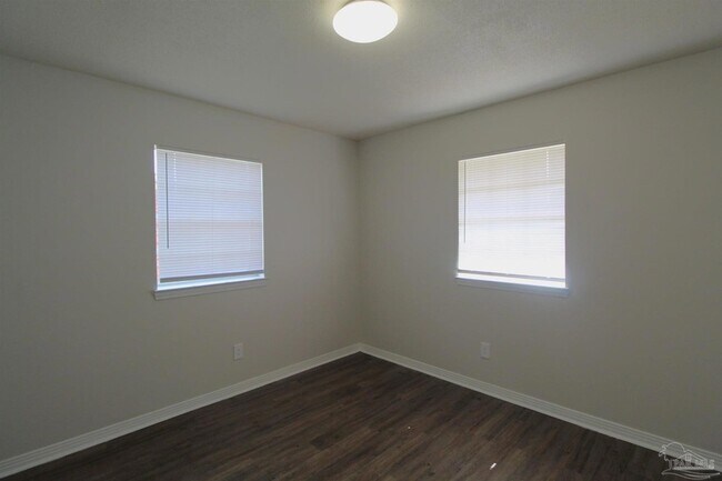 Building Photo - 10151 Guidy Ln