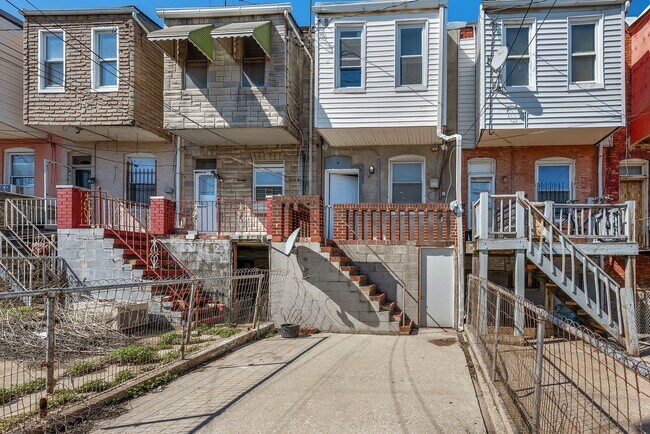 Building Photo - Beautiful Newly Renovated 3 Bedroom with a Large Basement For Rent in Mill Hill District of Balti...