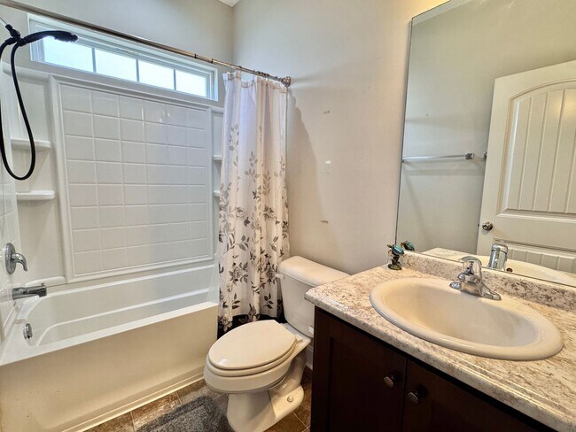 Building Photo - MOVE-IN READY [PET FRIENDLY]