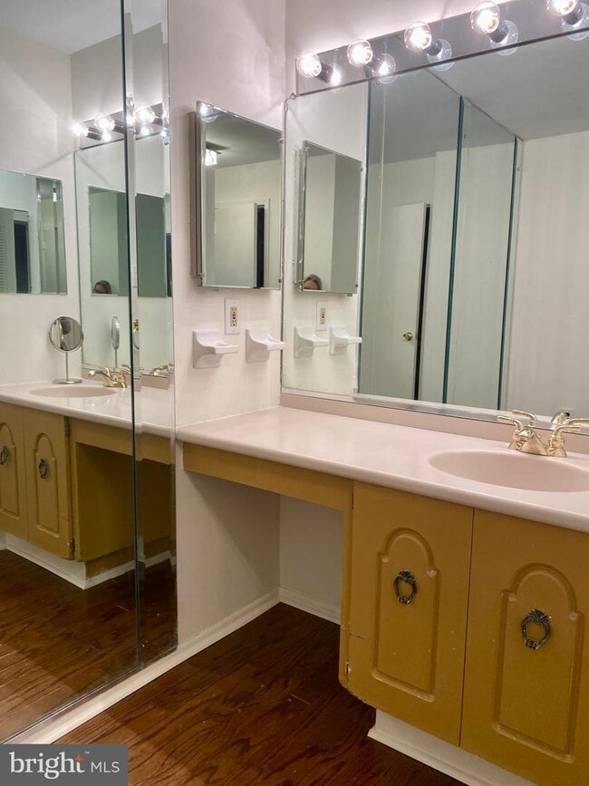 Building Photo - 5100 Convent Ln