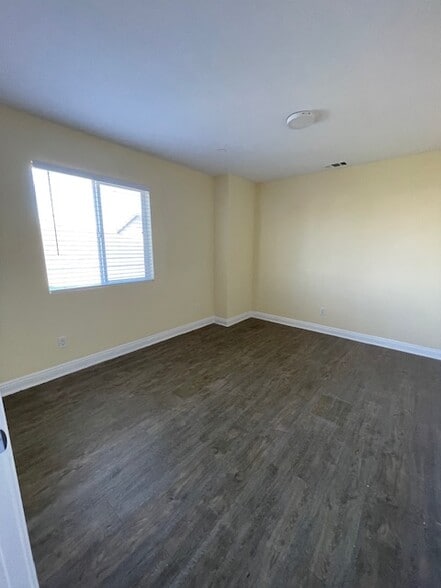 Building Photo - 3988 Denker Ave