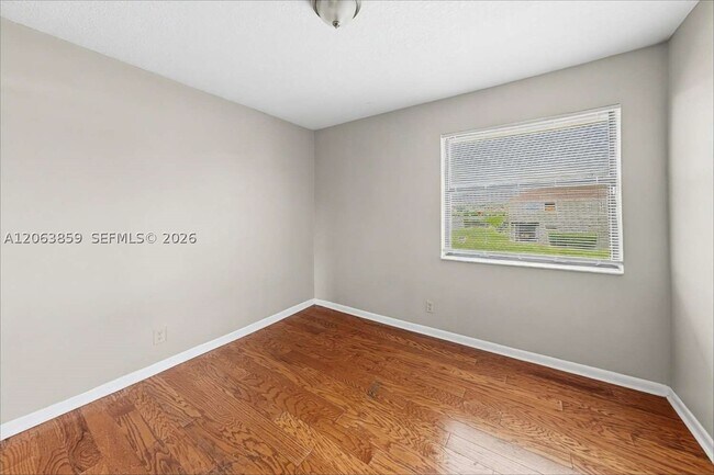 Building Photo - 5818 Northpointe Ln