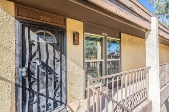 Building Photo - Spacious Upper-Level Retreat Minutes from TMC & St. Joseph’s