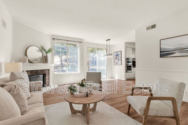 Building Photo - 690 Glasgow Cir