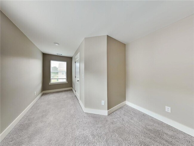 Building Photo - 6423 Shalks Xing Dr