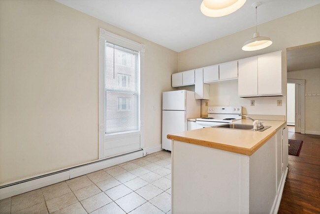 Building Photo - 350 Elm Street, #1, #8