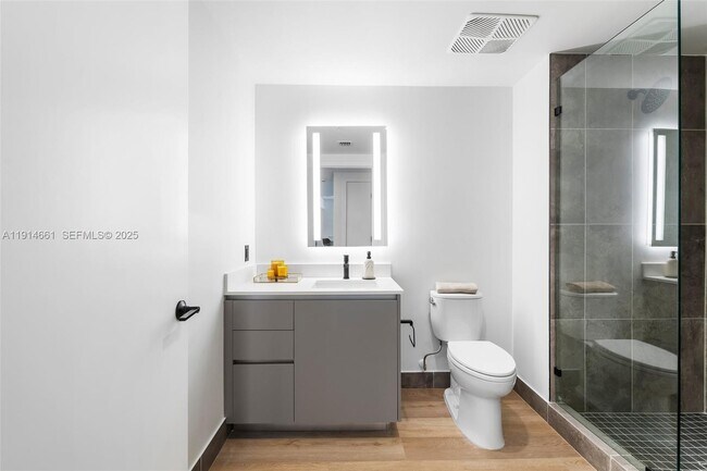 Building Photo - 307 SW 5th St