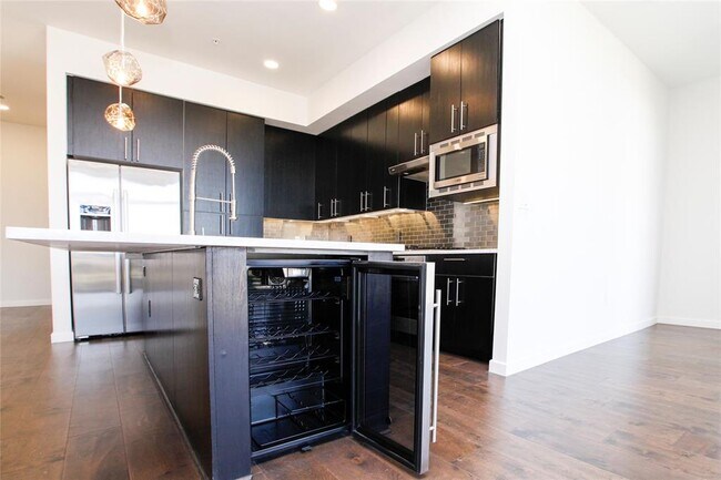 Building Photo - 4820 Caroline St