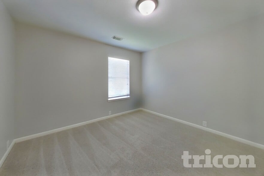 Building Photo - 2744 Woodspring Forest Dr