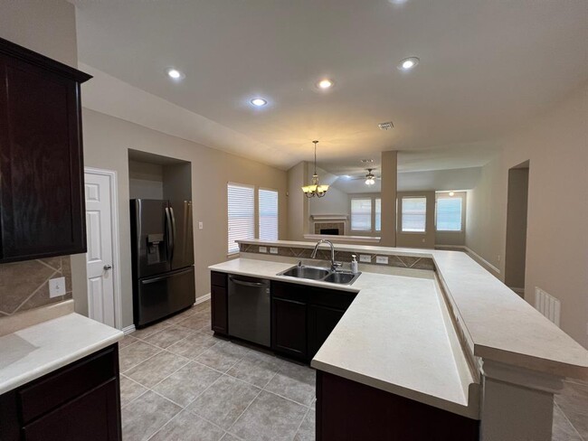 Building Photo - 922 Fulbourne Dr