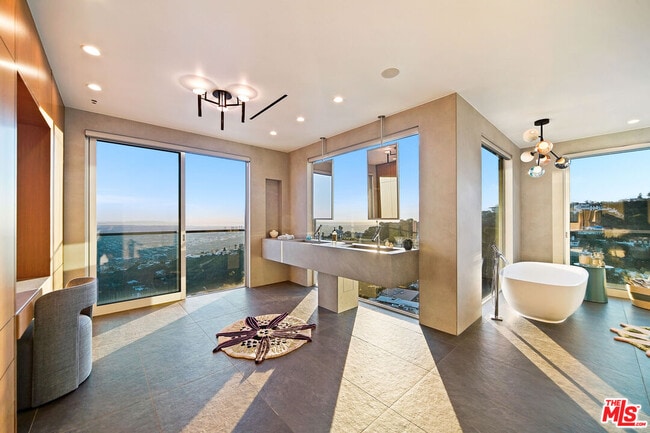 Building Photo - 2020 Cyprean Dr