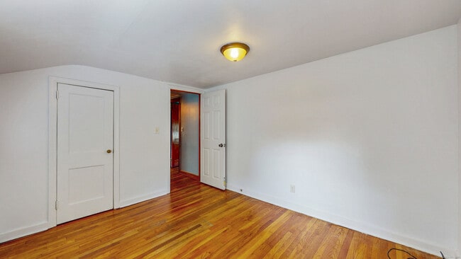 Building Photo - 72 Woodycrest Dr