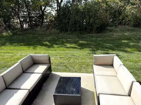 Building Photo - 4521 SE Ember Ln