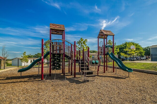 Building Photo - 709 N Collins Fwy