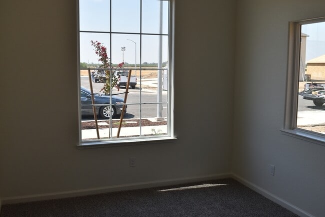 Building Photo - 4751 Irma Dr