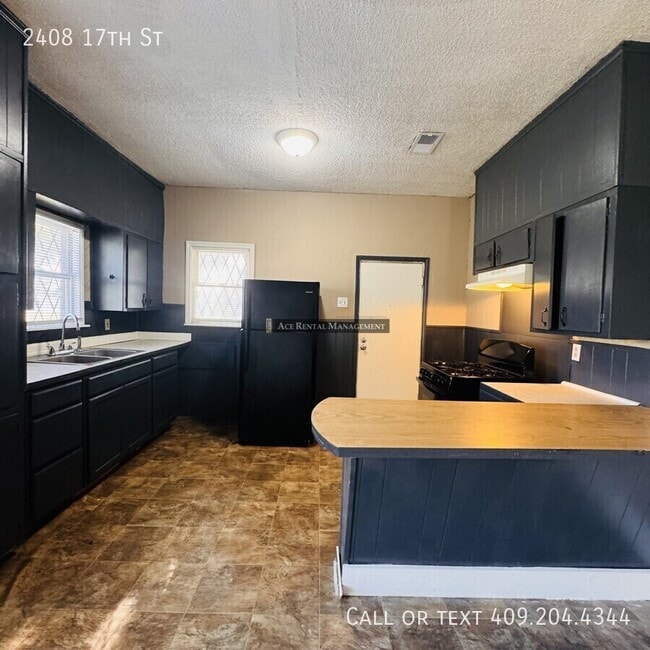 Building Photo - 2408 17th St