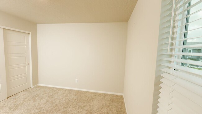 Building Photo - 5513 W Morgantown Ln