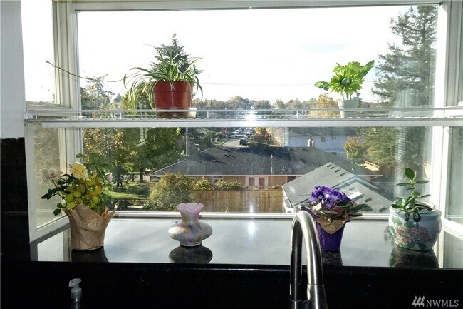 Building Photo - 4216 S Eddy St