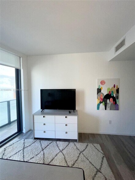 Building Photo - 801 S Miami Ave