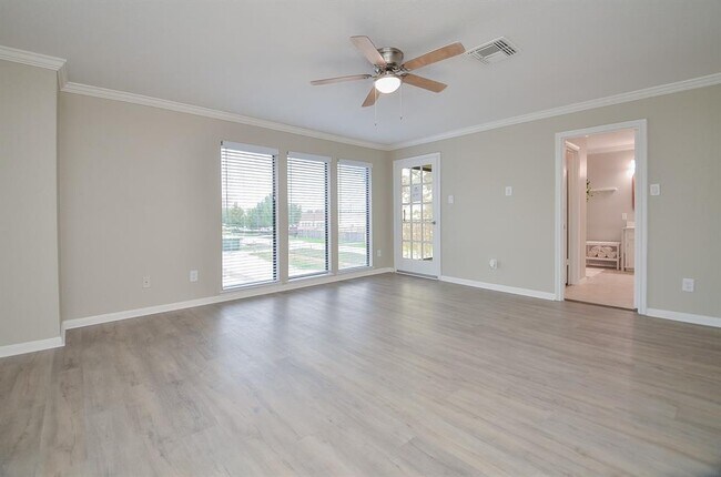 Building Photo - 5630 Fairdale Ln