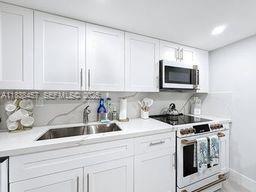 Building Photo - 350 Grapetree Dr