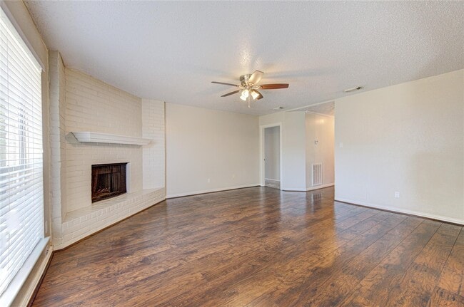 Building Photo - 24119 Silversmith Ln