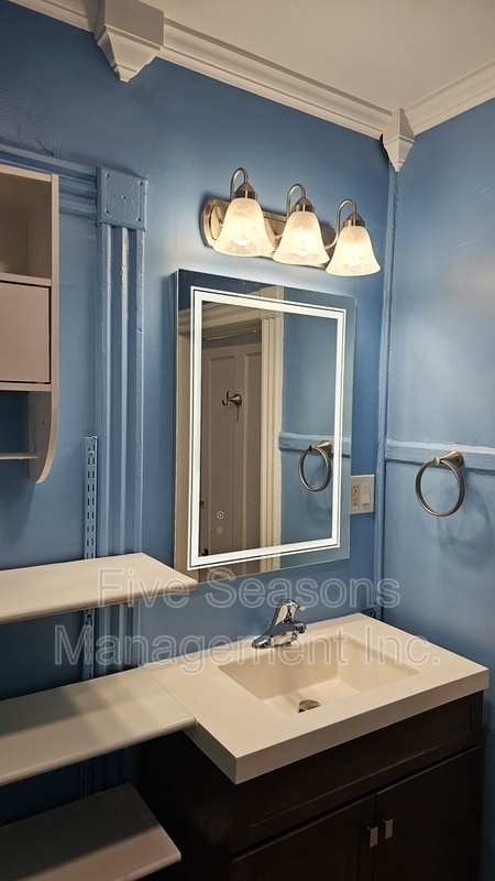 Building Photo - 25 Intervale Ave