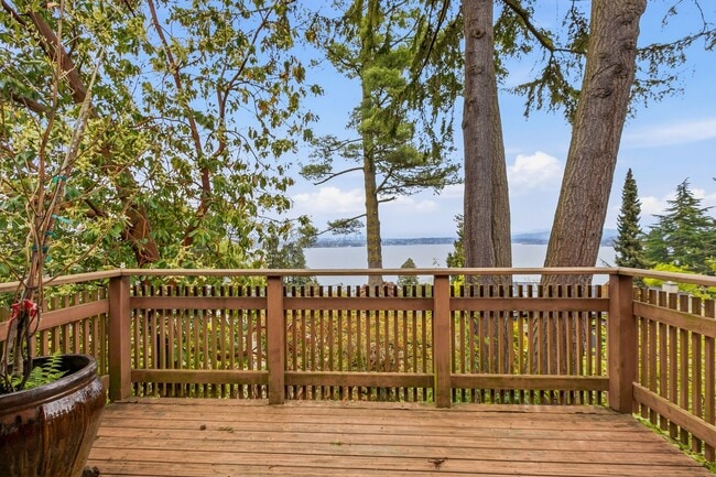 Building Photo - 4Bd/2.75Ba Seattle House